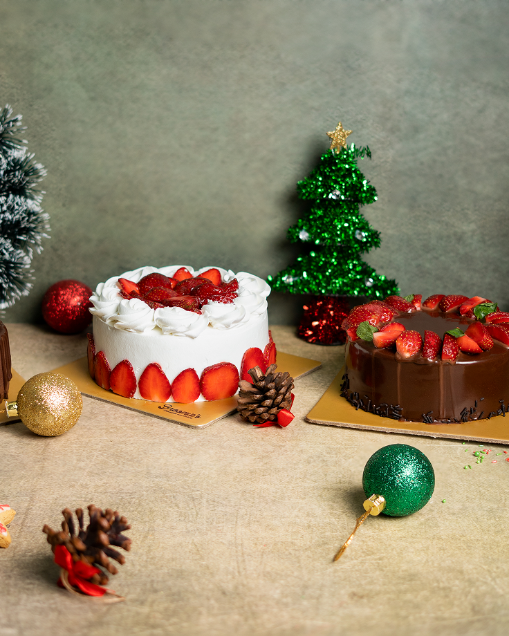 Jolly Strawberry Cake Combo