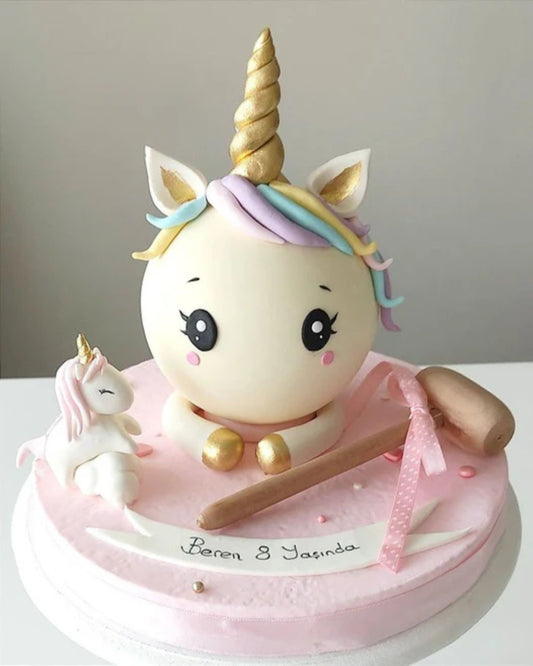 Pinata Unicorn Cake